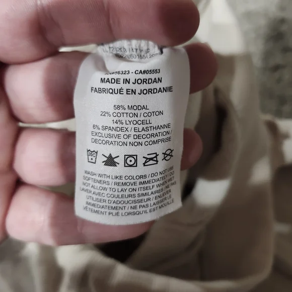 Nike Yoga Neutral Cream Drawstring Joggers, Minor Piling SZ Small - Picture 6 of 7